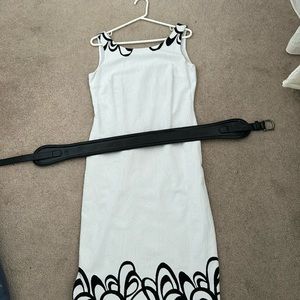 White and black belted dress Nueva